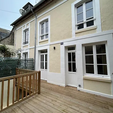Les Hirondelles De Holiday home *