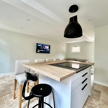 Les Hirondelles De Holiday home