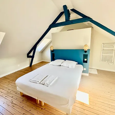 Les Hirondelles De Deauville