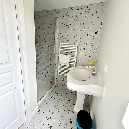 Les Hirondelles De Nyaraló