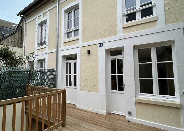 Les Hirondelles De 別荘 *