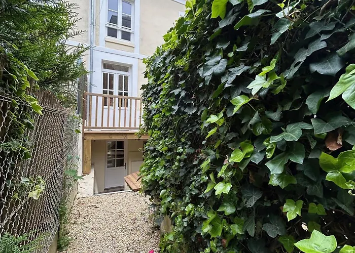 Les Hirondelles De Deauville